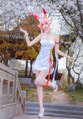 扰乱吧打烊后仅剩二人的沙龙